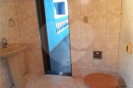 Casa à venda com 4 quartos, sendo 1 suíte, em Bangu, Rio de Janeiro, RJ