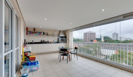 Apartamento à venda com 4 quartos, sendo 2 suítes,  em Santo Amaro, São Paulo, SP
