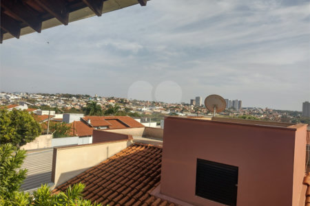 Sobrado à venda com 3 quartos, sendo 2 suítes, em Jardim Residencial Santa Mônica, Araraquara, SP