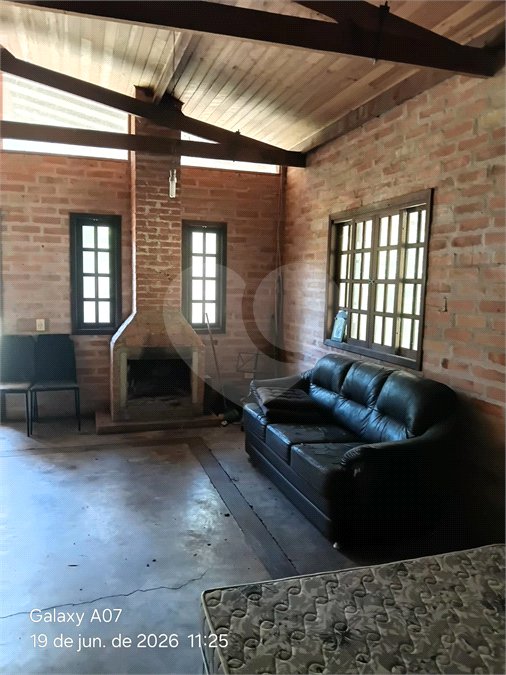 Chácara à venda com 3 quartos, sendo 1 suíte, no Centro (canguera), São Roque, SP