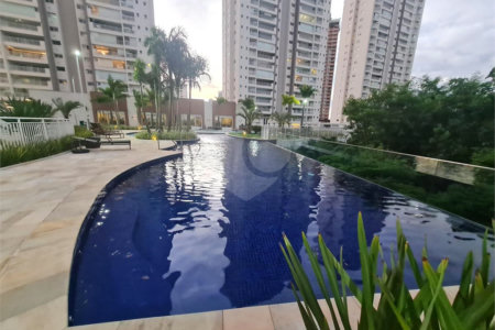 Apartamento à venda com 3 quartos, sendo 1 suíte,  em Vila Anastácio, São Paulo, SP
