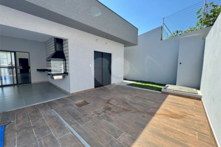 Casa Térrea à venda com 3 quartos, sendo 1 suíte, em Pinheirinho, Atibaia, SP