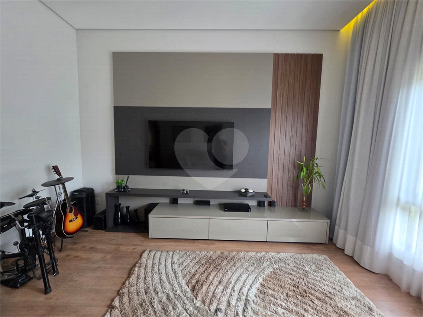 Casa à venda com 4 suítes no condomínio Residencial Jardim Primavera, Louveira - SP