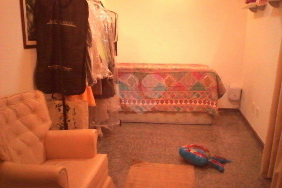 CASA TÉRREA ASSOBRADADA A VENDA NO TREMEMBÉ - 4 DORMS (2 SUÍTES), CHURRASQUEIRA E 4 VAGAS DE GARAGEM