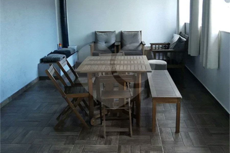 Casa 4 dormitórios, 3 vagas