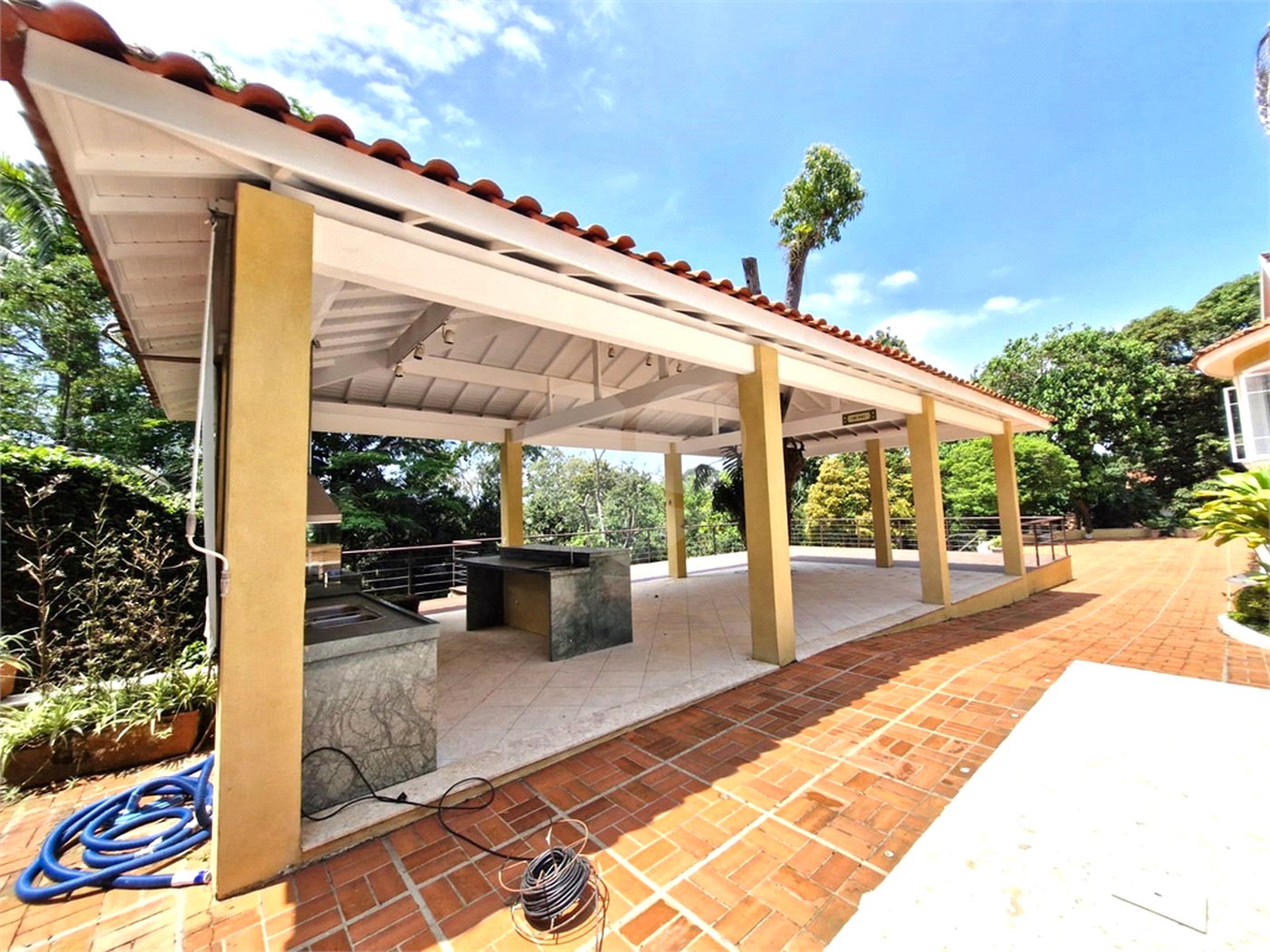 Casa à venda com 4 suítes no condomínio Chácara Flora, São Paulo - SP