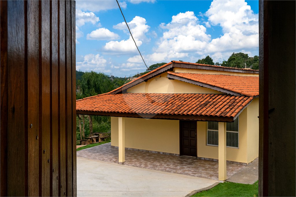 Chácara à venda com 3 quartos, sendo 1 suíte,  em Colinas Verdes, Mairinque, SP