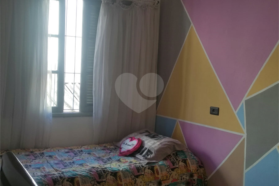 Sobrado à venda com 3 quartos no Brasilândia, São Paulo, SP