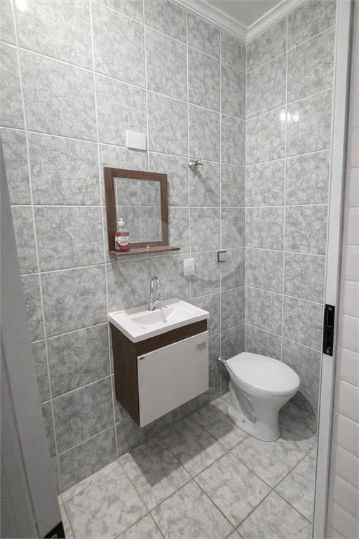 Casa à venda com 4 quartos, sendo 1 suíte, em City Bussocaba, Osasco, SP
