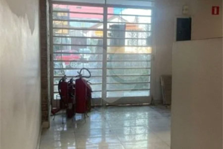 Casa comercial com 300m², 5 quartos, 2 vagas, para locação no Campo Belo!