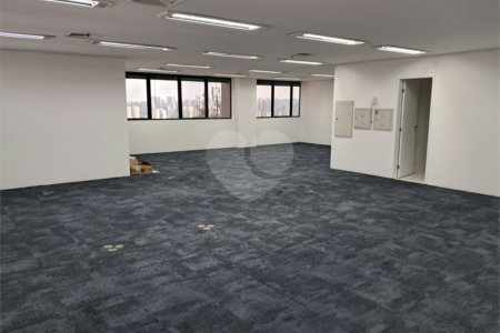 Sala à venda em Alto da Boa Vista, São Paulo, SP