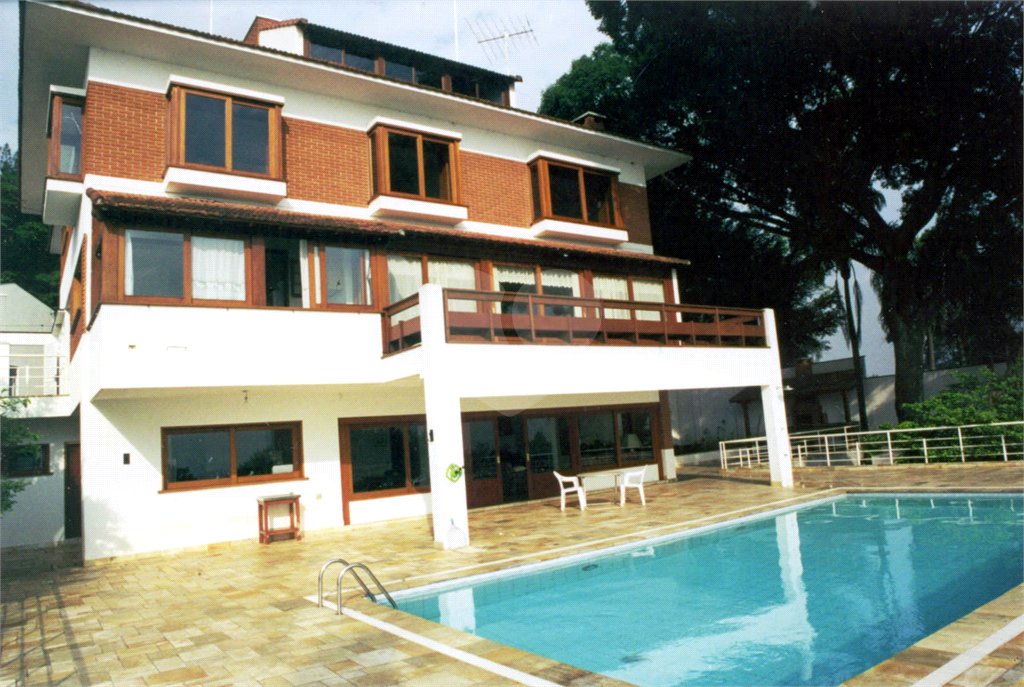 Casa de Vila à venda ou para alugar com 4 suítes em Guarapiranga, São Paulo, SP
