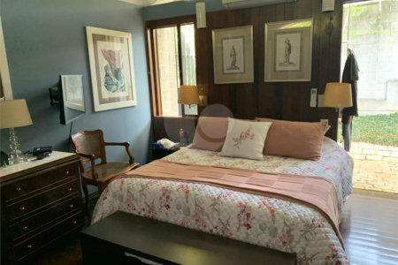 Casa à venda com 5 quartos, sendo 3 suítes, em Morumbi, São Paulo, SP