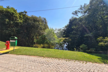Casa à venda com 3 suítes no condomínio Terras de São Francisco, Vinhedo - SP