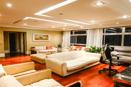 Apartamento à venda com 5 quartos, sendo 2 suítes, em Tijuca, Rio de Janeiro, RJ