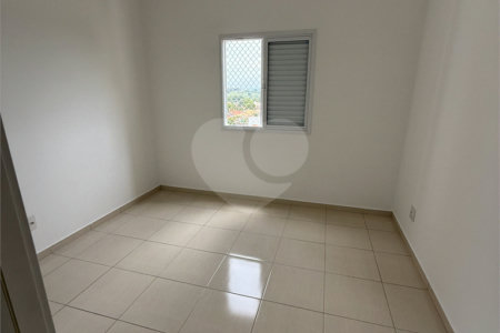 Apartamento à venda com 3 quartos, sendo 1 suíte,  em Jardim Nova Era, Salto, SP
