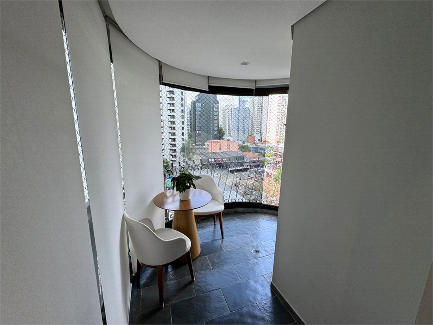Apartamento à venda com 3 suítes em Indianópolis, São Paulo, SP