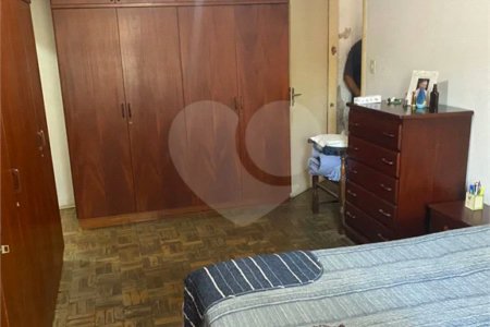 Sobrado á venda em Moema de 280m² com 3 vagas 3 dormitórios e 5 banheiros
