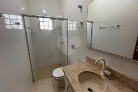 Casa à venda com 3 quartos, sendo 1 suíte,  em Jardim Primaveril, Três Lagoas, MS