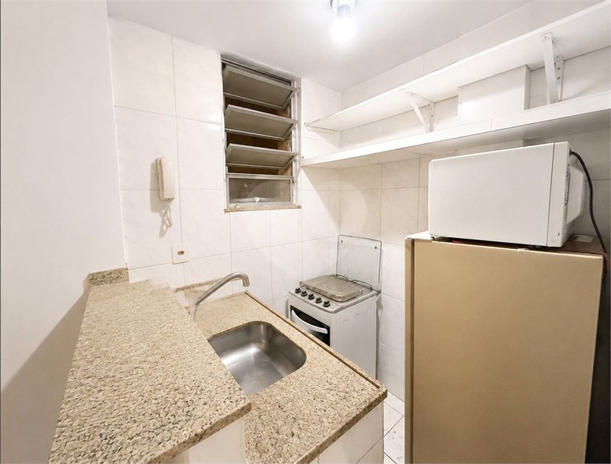 Kitnet à venda com 1 quarto em Catete, Rio de Janeiro, RJ