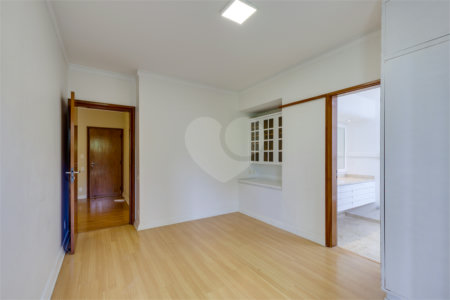 Apartamento à venda com 4 suítes em Alto da Boa Vista, São Paulo, SP