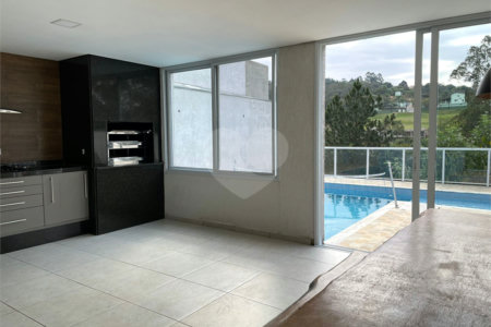 Casa à venda com 4 suítes em Suru, Santana de Parnaíba, SP