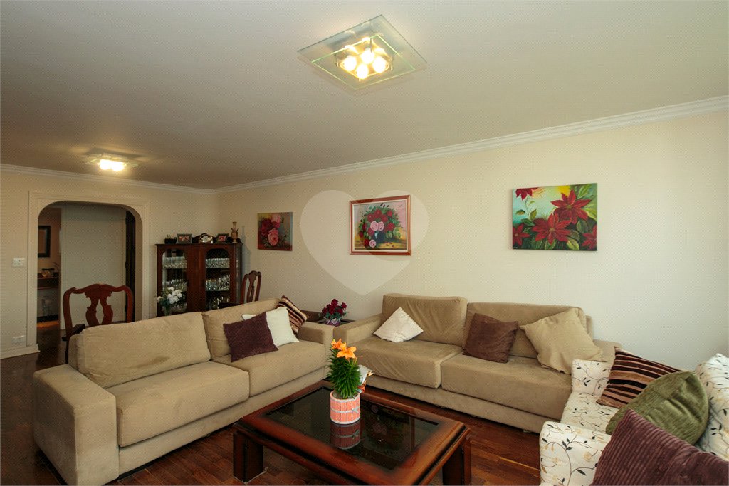 Apartamento à venda com 4 quartos, sendo 1 suíte, em Alto da Boa Vista, São Paulo, SP