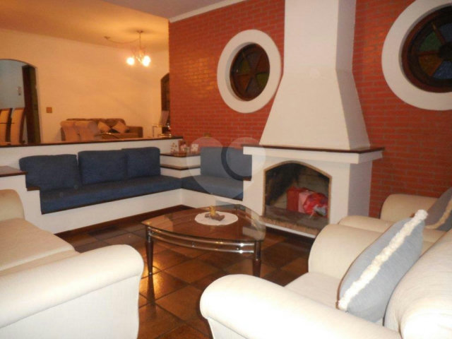 Casa à venda com 3 quartos, sendo 1 suíte,  em Piraporinha, Diadema, SP