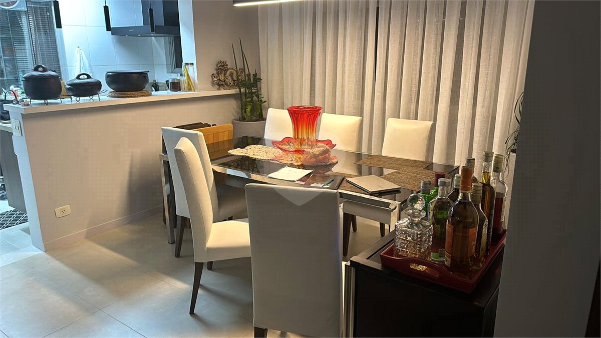 Apartamento à venda com 2 quartos, sendo 1 suíte, em Vila Olímpia, São Paulo, SP