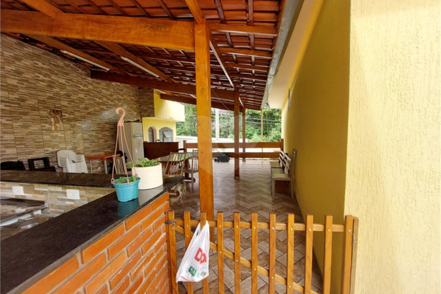 Casa à venda com 5 quartos, sendo 3 suítes, no Centro, Mairiporã, SP