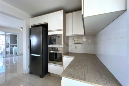 Apartamento à venda com 3 quartos, sendo 1 suíte,  em Vila Andrade, São Paulo, SP