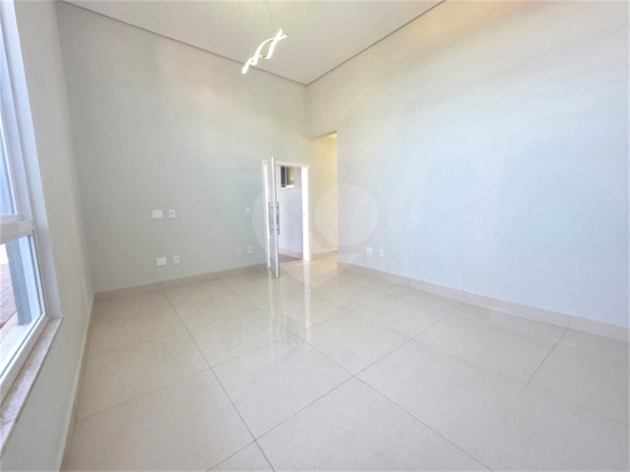 Casa à venda com 3 suítes em Marambaia, Vinhedo, SP