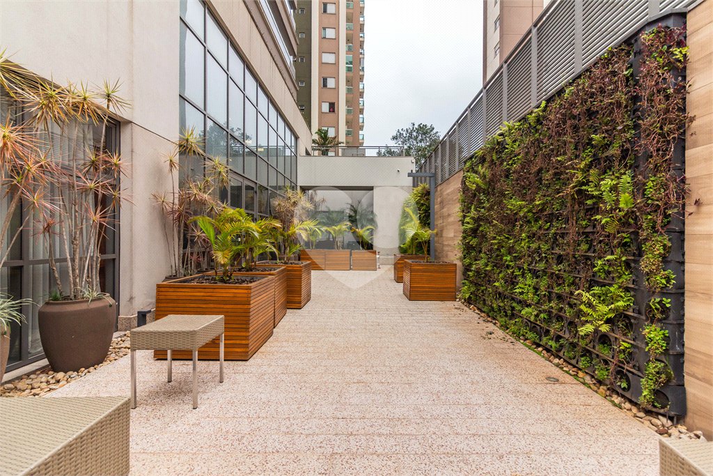 Apartamento à venda com 4 quartos, sendo 3 suítes, em Vila Gumercindo, São Paulo, SP