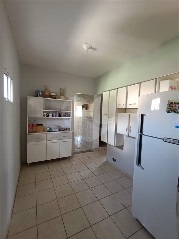 Casa à venda com 4 quartos, sendo 1 suíte, no condomínio Shangri-la, Atibaia - SP