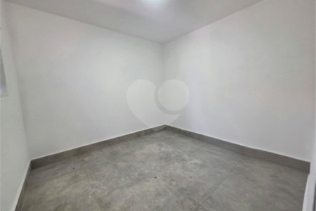 Casa à venda com 3 quartos, sendo 1 suíte, no condomínio Residencial Jardim das Palmeiras, Vinhedo - SP