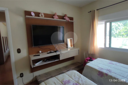 Casa à venda com 3 quartos, sendo 1 suíte, no condomínio Alpes Douro, Bom Jesus dos Perdões - SP
