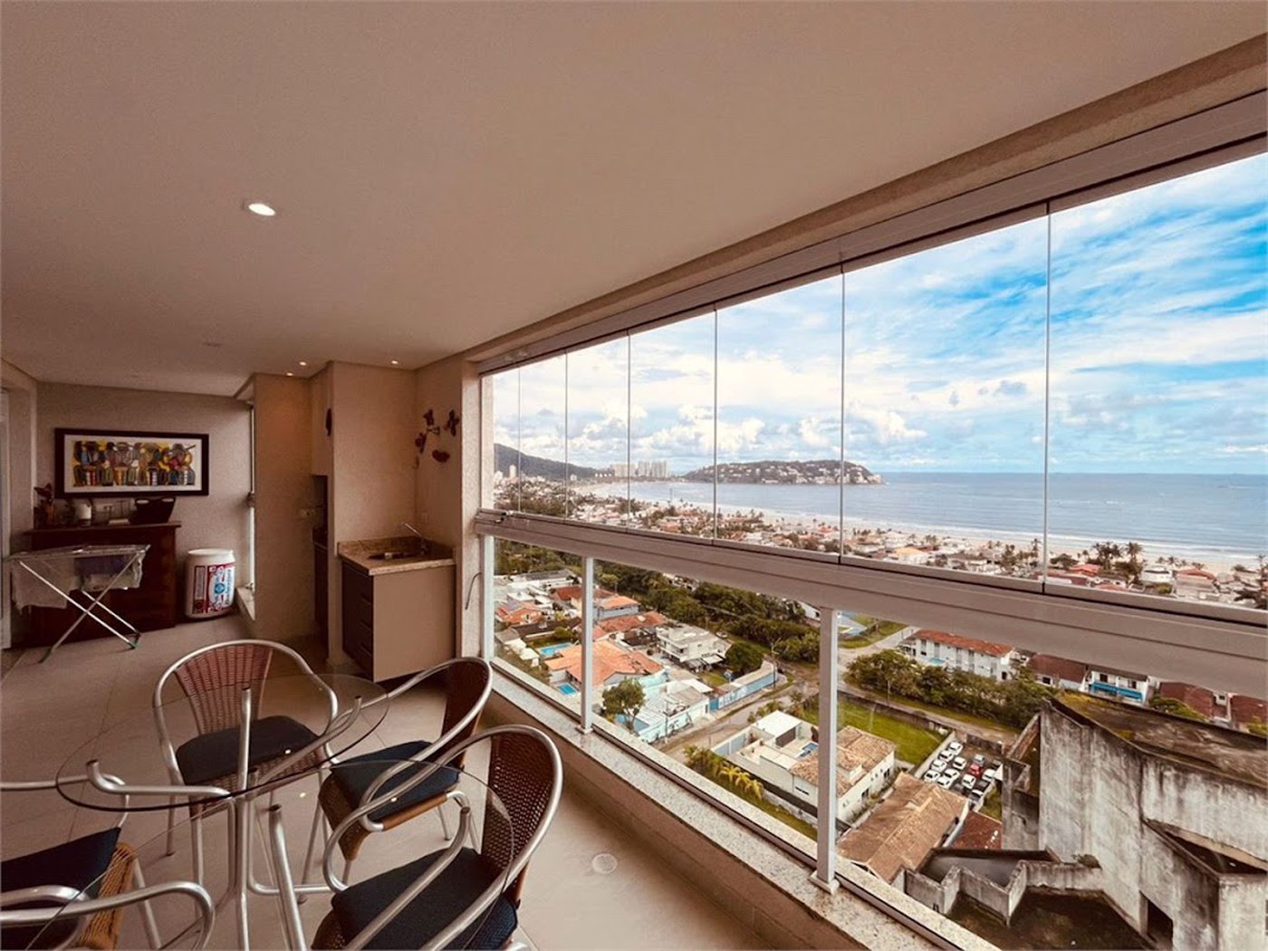 Apartamento Residencial à venda, Jardim Virginia, Guarujá - AP1313.