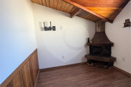 Sobrado à venda com 3 quartos, sendo 1 suíte, em Jardim Popular, São Paulo, SP