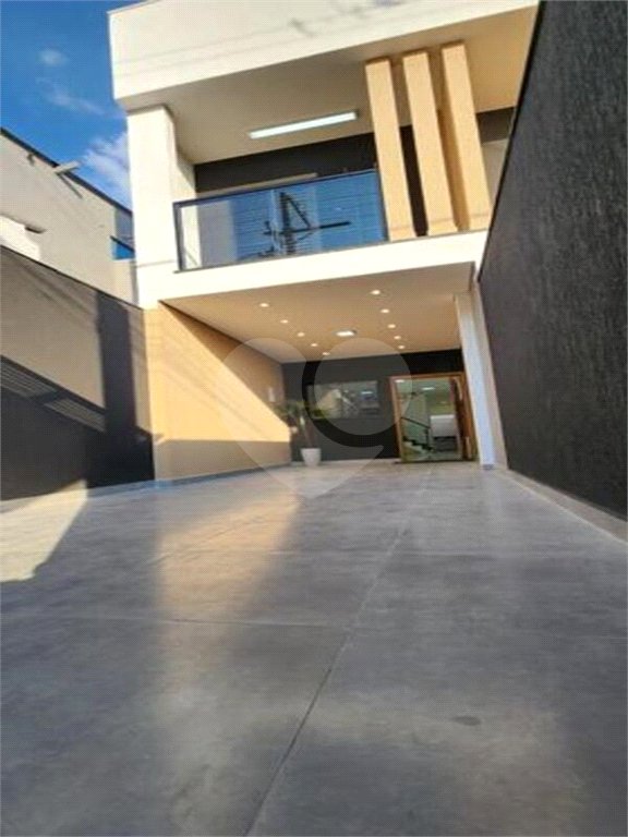Casa à venda com 2 suítes, no condomínio Residencial Oliveira, São Paulo - SP