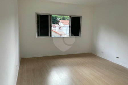 Sobrado à venda com 4 quartos, sendo 1 suíte, em Jardim Japão, São Paulo, SP