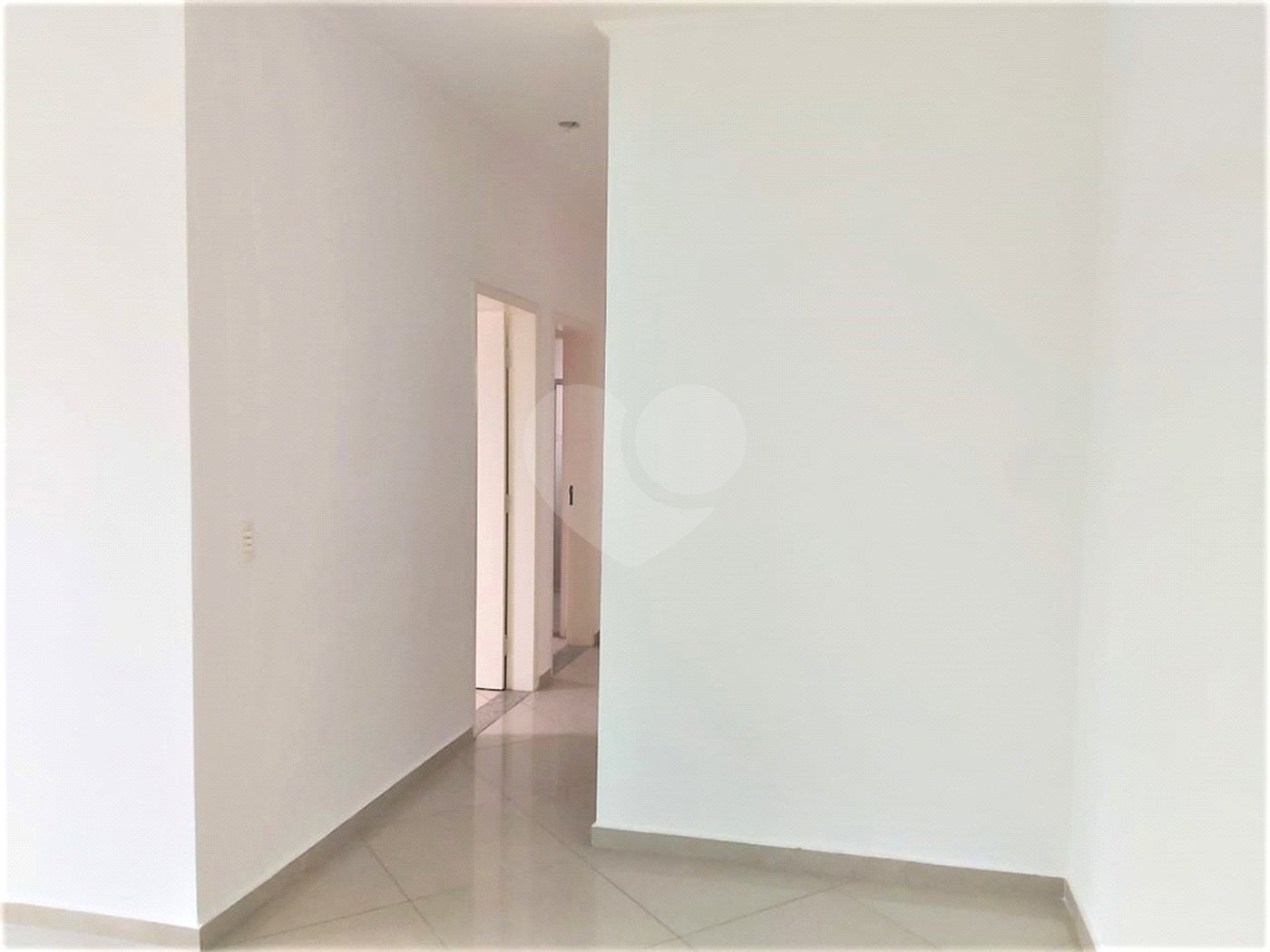 Apartamento à venda com 3 quartos, sendo 1 suíte,  em Pinheirinho, Vinhedo, SP