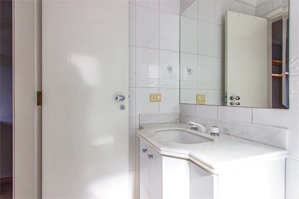 Apartamento à venda com 4 quartos, sendo 3 suítes,  em Cidade Monções, São Paulo, SP