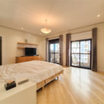 Apartamento à venda ou para alugar com 4 quartos, sendo 3 suítes, em Moema, São Paulo, SP