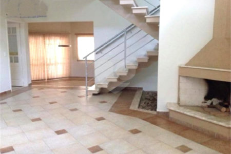 Casa à venda com 4 quartos, sendo 2 suítes, no condomínio Bosque de Grevilea, Vinhedo - SP