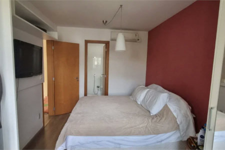 Casa à venda com 4 quartos, sendo 2 suítes,  no condomínio Casas de Windsor, São Paulo - SP