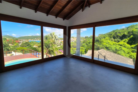 Casa à venda com 8 quartos, sendo 7 suítes, em Ferradura, Armação dos Búzios, RJ