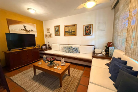 Casa em condomínio à venda com 3 quartos, sendo 1 suíte,  em Manguinhos, Armação dos Búzios, RJ