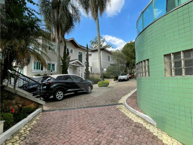 Casa à venda com 3 suítes no condomínio Quinta de Santo Antônio, São Paulo - SP