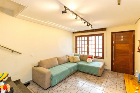 Casa à venda com 2 quartos, sendo 1 suíte,  no condomínio Colina de Goiás, São Paulo - SP