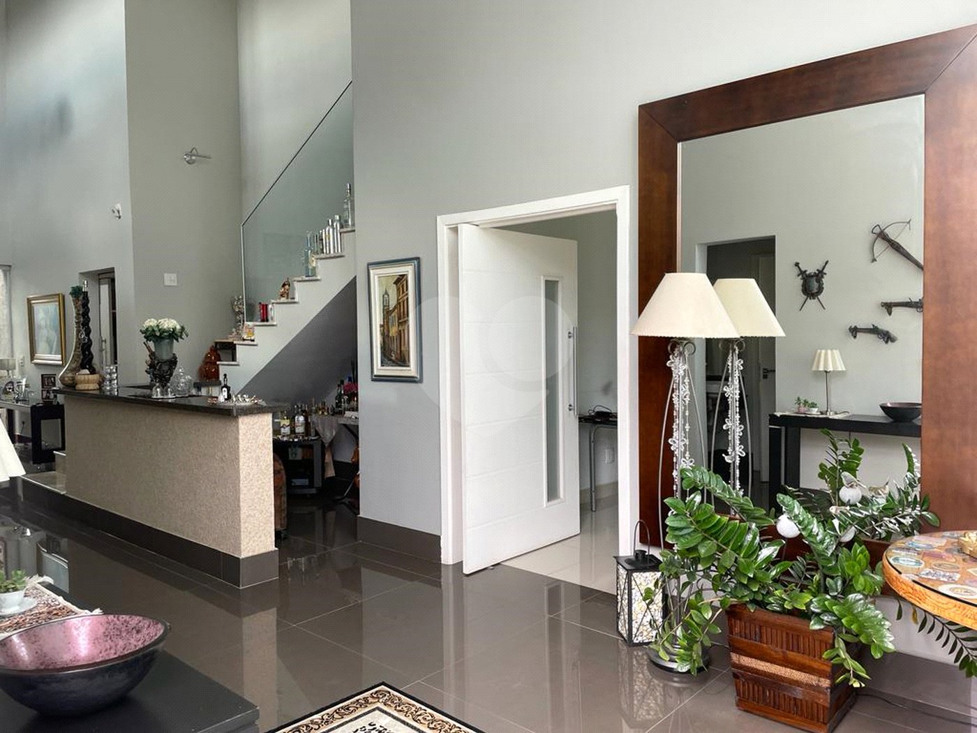 Casa à venda com 4 quartos, sendo 3 suítes, no condomínio Vila Hípica I, Vinhedo - SP